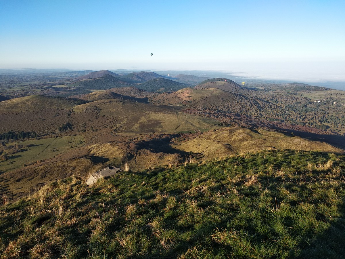 La nature autour des chambres d'hôtes Les Ombelles, hébergement à Volvic près de Clermont-Ferrand.