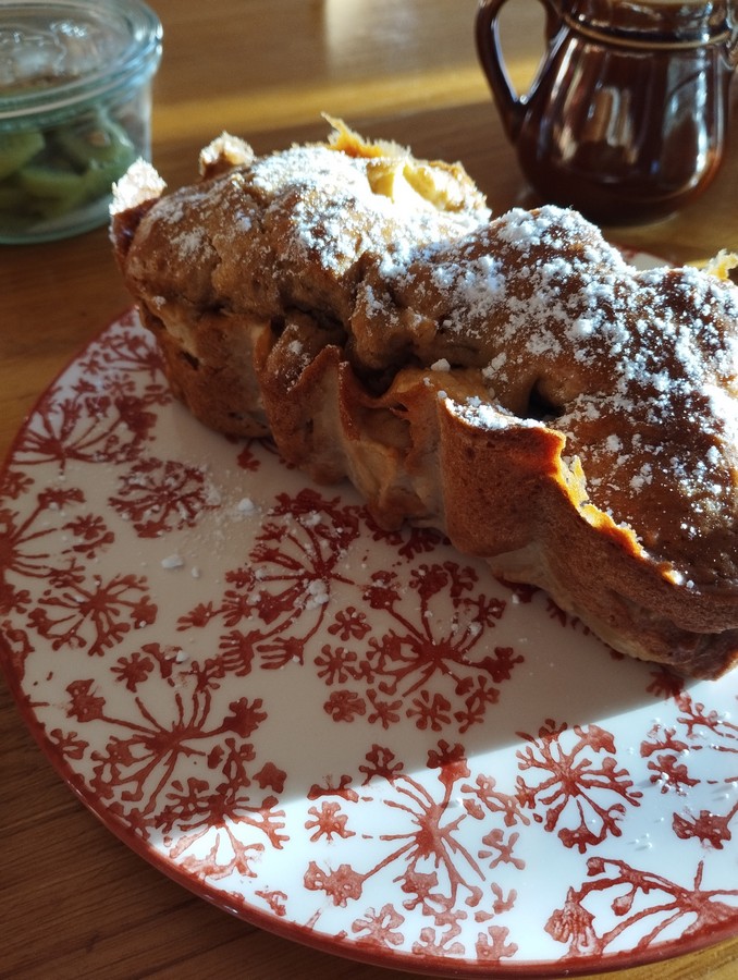 Petit-déjeuner BIO et local des chambres d'hôtes Les Ombelles.